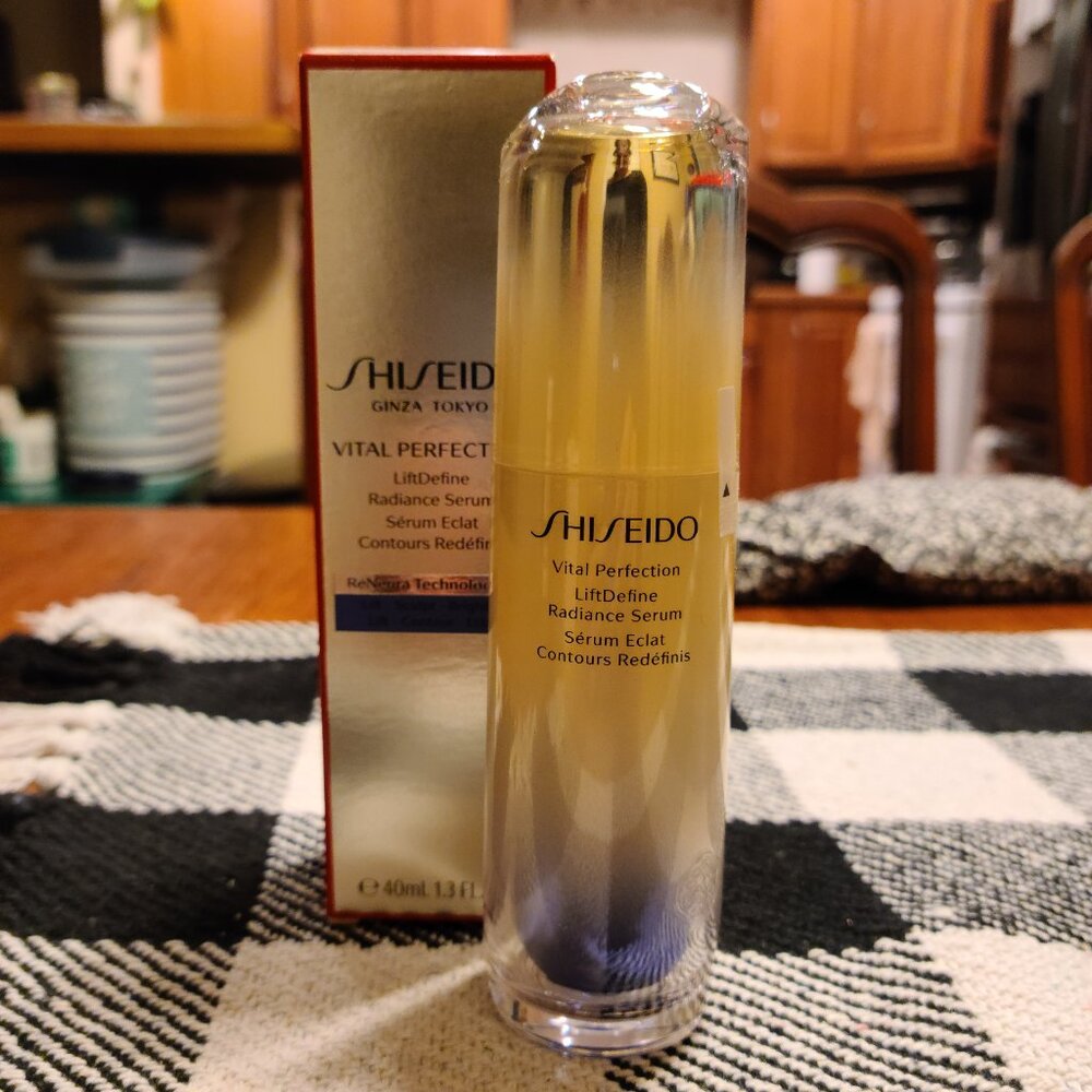 Shiseido Vital Perfection Lift define radiance serum